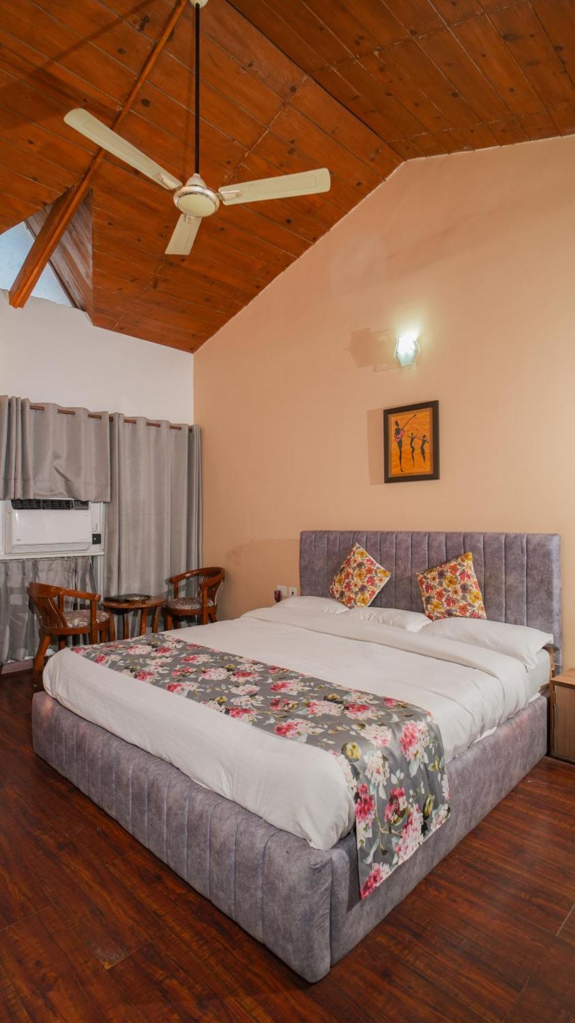 Neelesh Inn- A Luxury Lake View Hotel- 20 Kms From Nainital Bhīm Tāl Zewnętrze zdjęcie