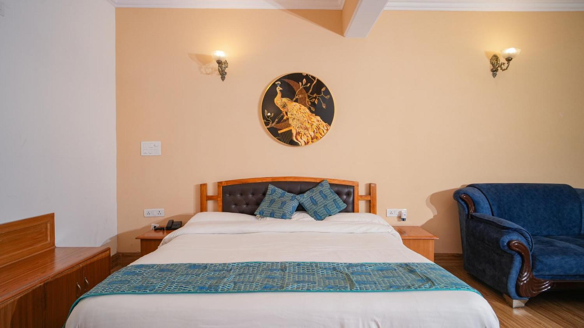 Neelesh Inn- A Luxury Lake View Hotel- 20 Kms From Nainital Bhīm Tāl Zewnętrze zdjęcie