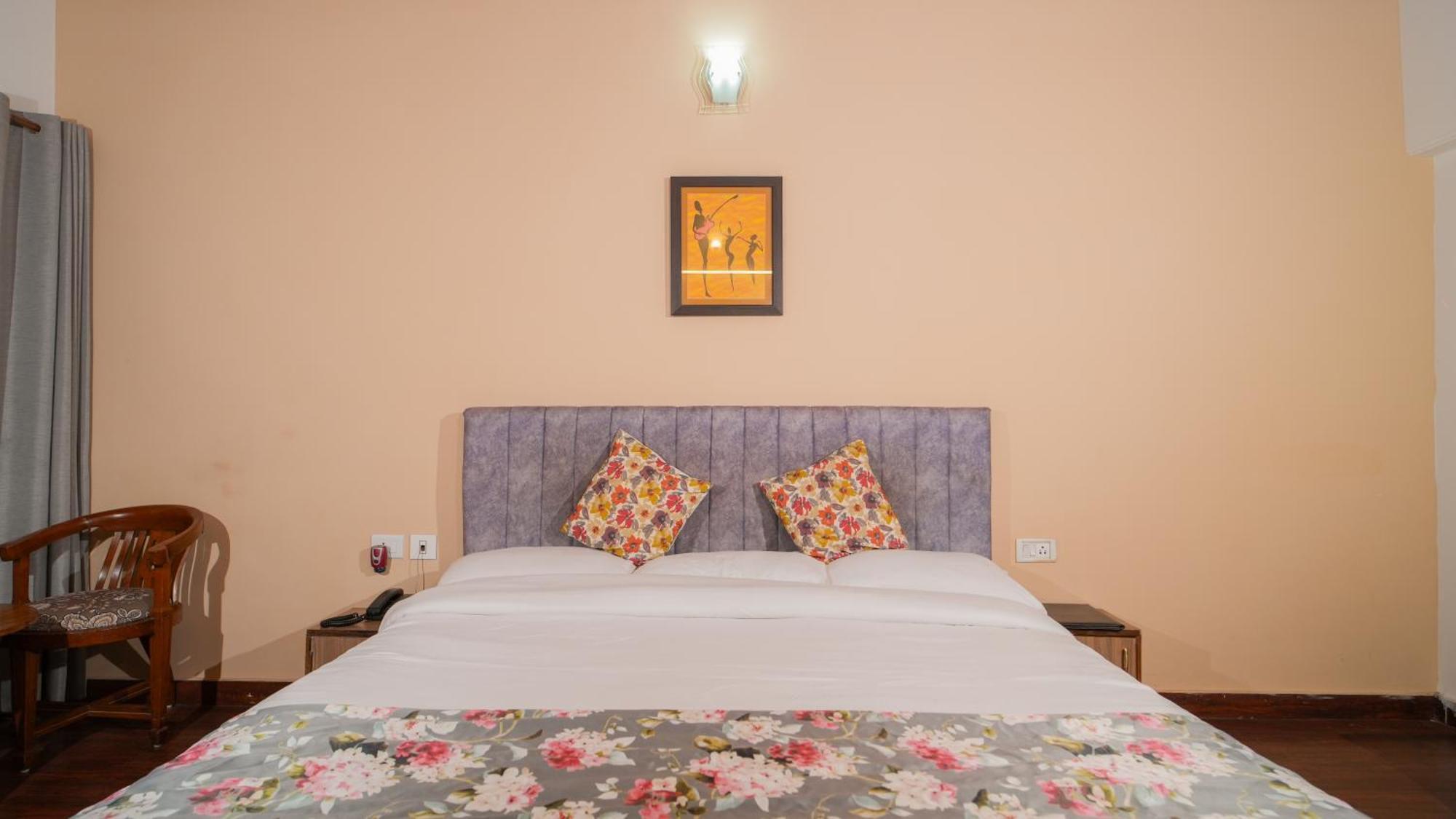 Neelesh Inn- A Luxury Lake View Hotel- 20 Kms From Nainital Bhīm Tāl Zewnętrze zdjęcie