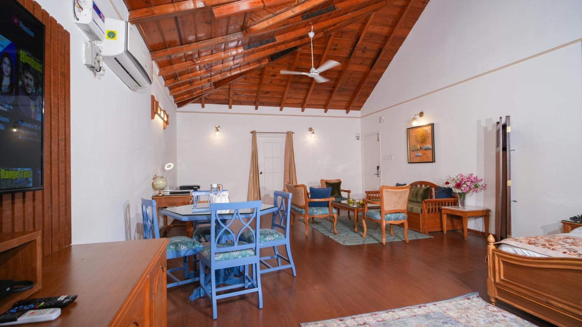 Neelesh Inn- A Luxury Lake View Hotel- 20 Kms From Nainital Bhīm Tāl Zewnętrze zdjęcie