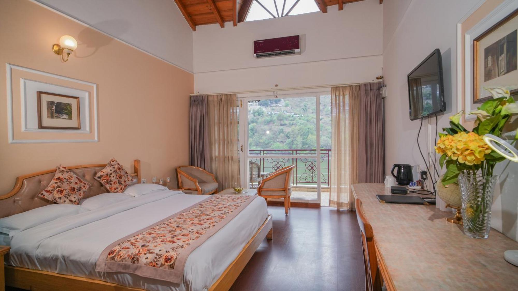 Neelesh Inn- A Luxury Lake View Hotel- 20 Kms From Nainital Bhīm Tāl Zewnętrze zdjęcie