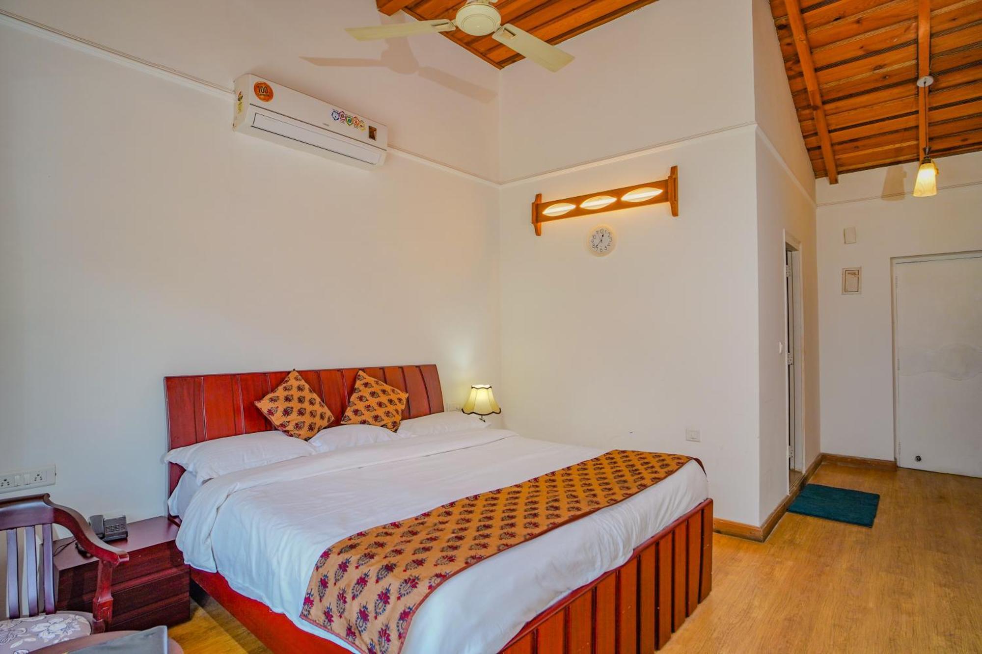 Neelesh Inn- A Luxury Lake View Hotel- 20 Kms From Nainital Bhīm Tāl Zewnętrze zdjęcie