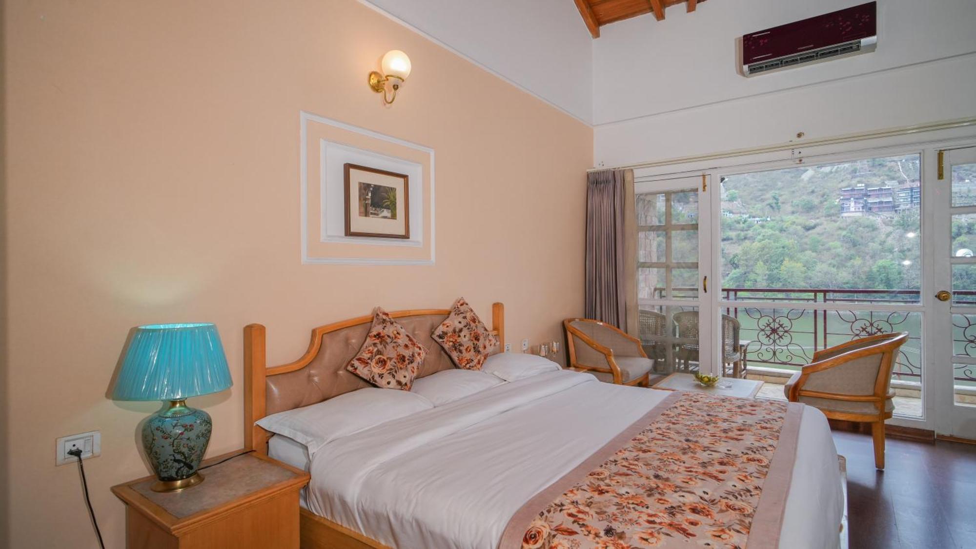 Neelesh Inn- A Luxury Lake View Hotel- 20 Kms From Nainital Bhīm Tāl Zewnętrze zdjęcie