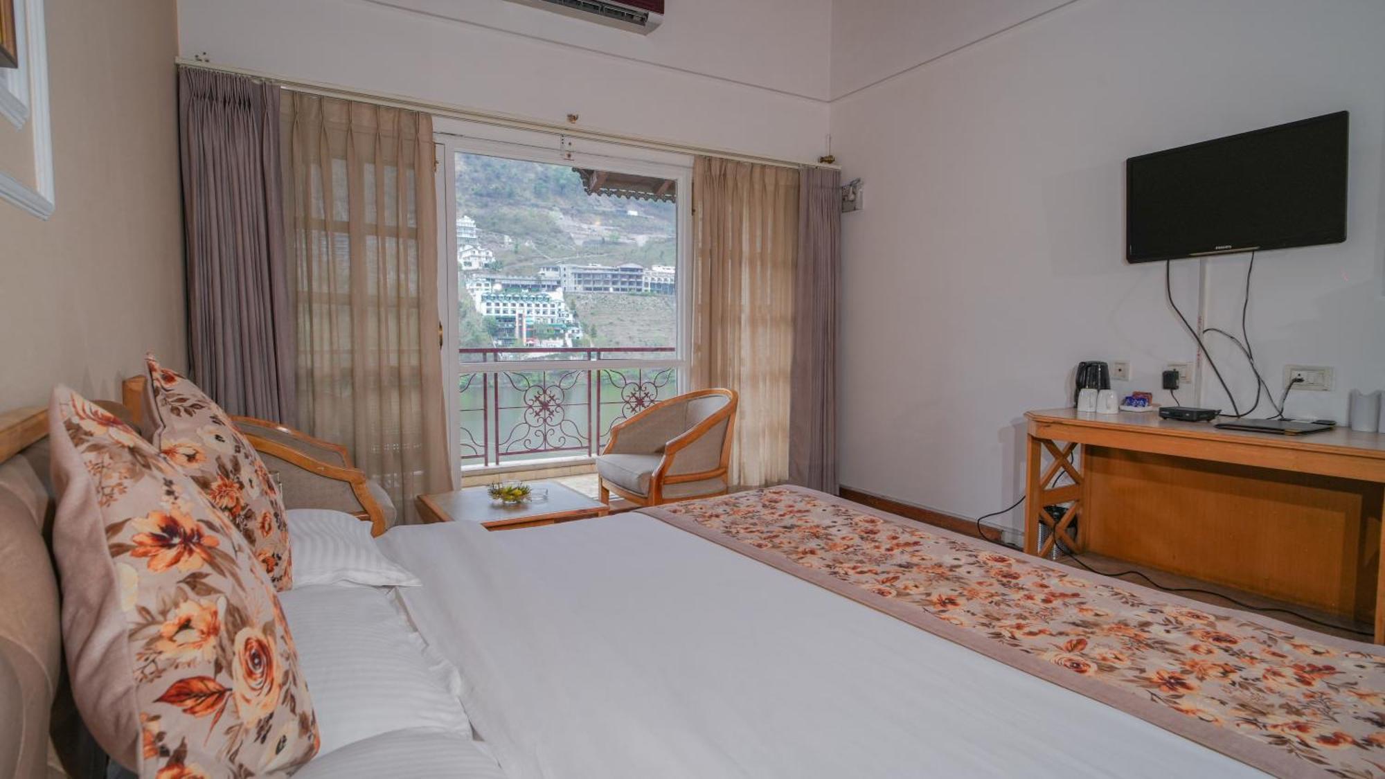 Neelesh Inn- A Luxury Lake View Hotel- 20 Kms From Nainital Bhīm Tāl Zewnętrze zdjęcie