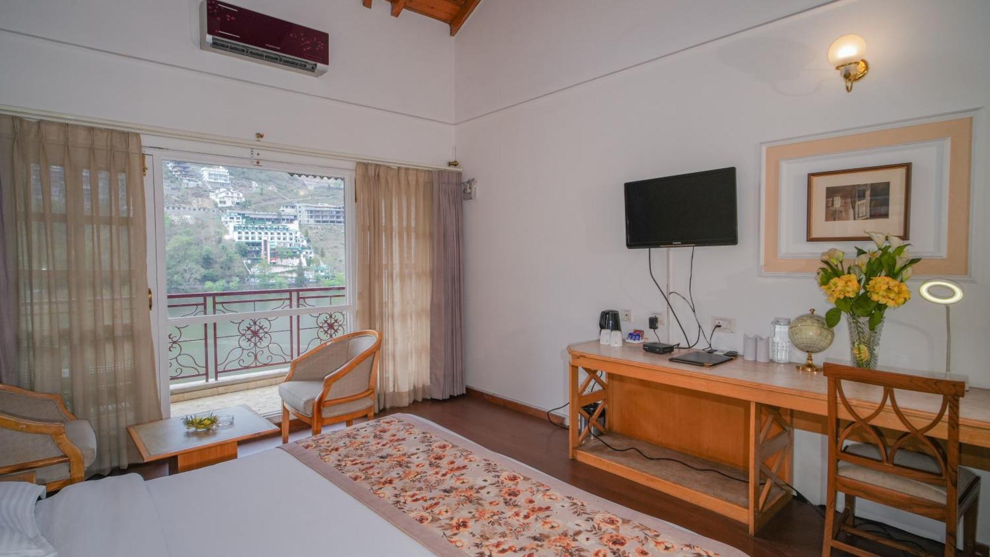 Neelesh Inn- A Luxury Lake View Hotel- 20 Kms From Nainital Bhīm Tāl Zewnętrze zdjęcie