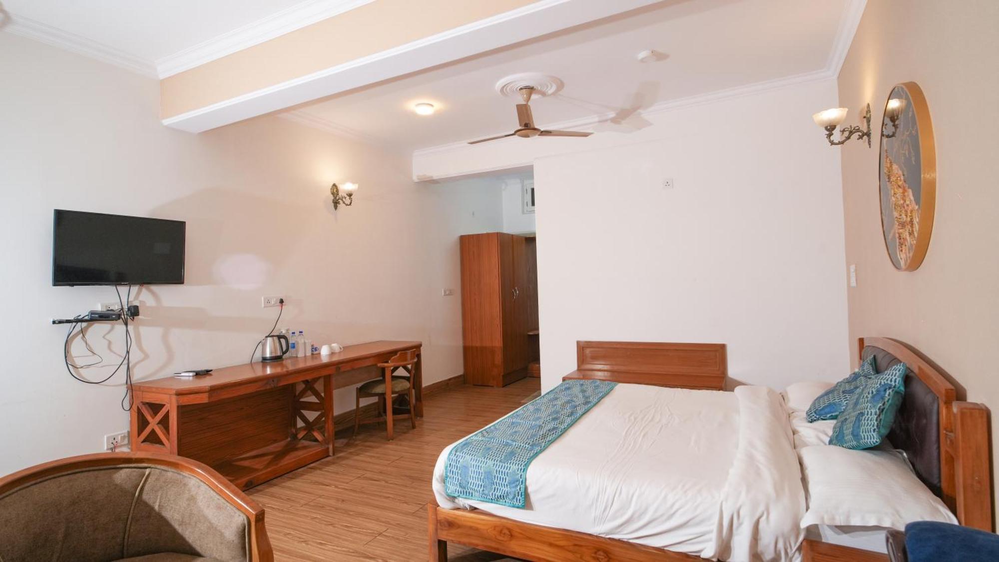 Neelesh Inn- A Luxury Lake View Hotel- 20 Kms From Nainital Bhīm Tāl Zewnętrze zdjęcie