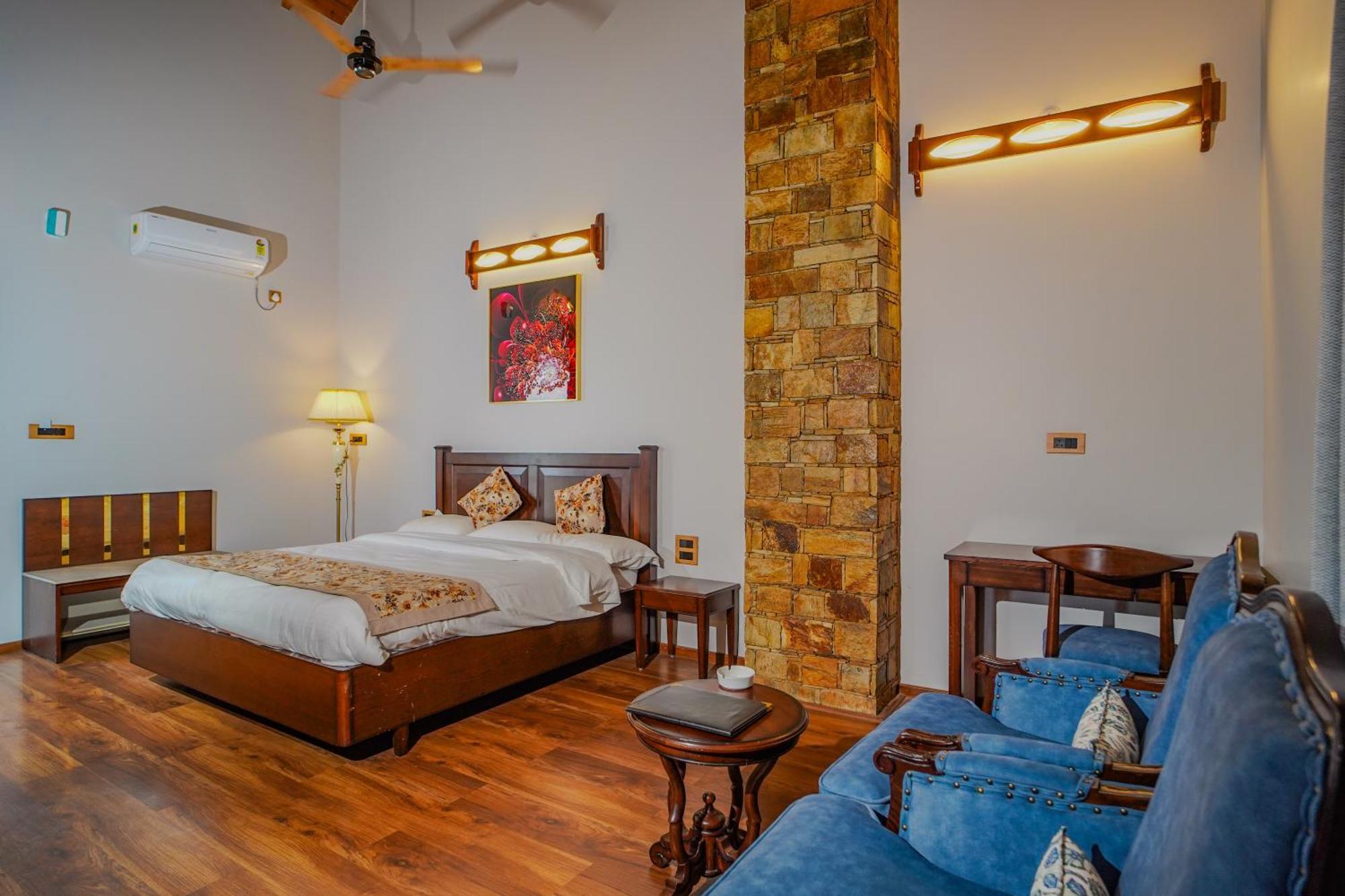 Neelesh Inn- A Luxury Lake View Hotel- 20 Kms From Nainital Bhīm Tāl Zewnętrze zdjęcie