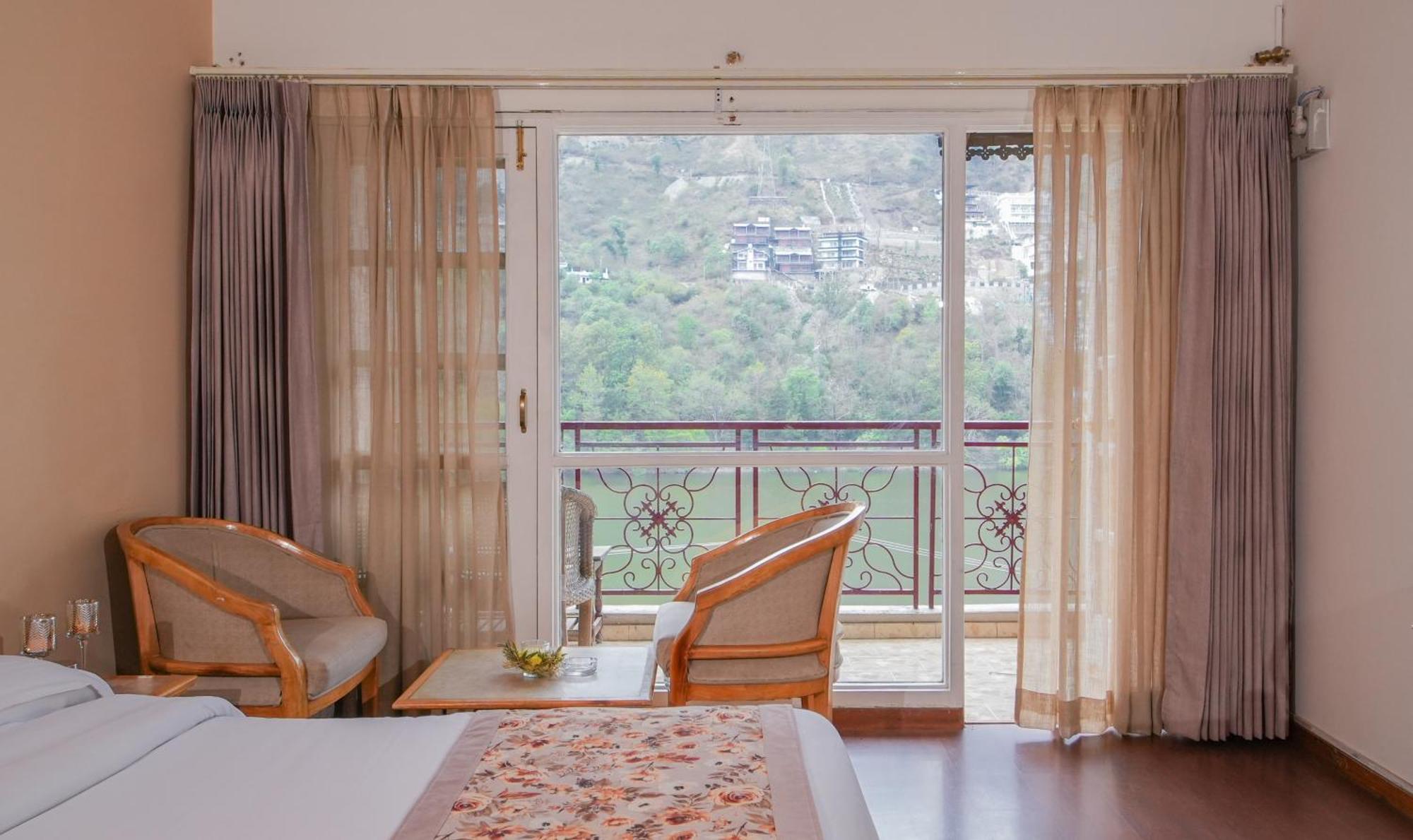 Neelesh Inn- A Luxury Lake View Hotel- 20 Kms From Nainital Bhīm Tāl Zewnętrze zdjęcie
