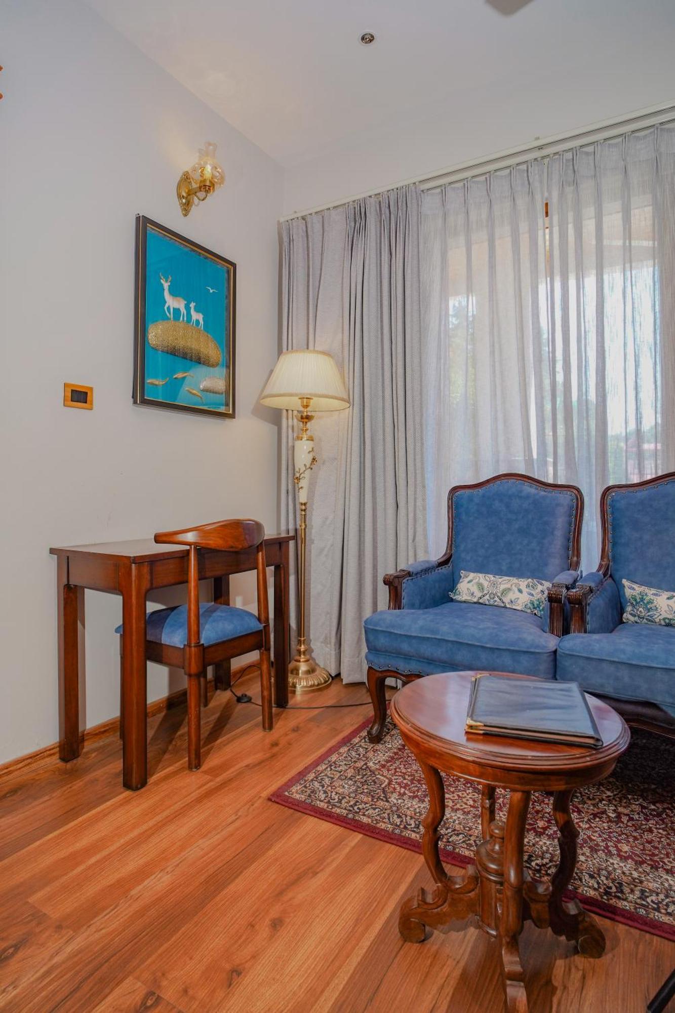 Neelesh Inn- A Luxury Lake View Hotel- 20 Kms From Nainital Bhīm Tāl Zewnętrze zdjęcie