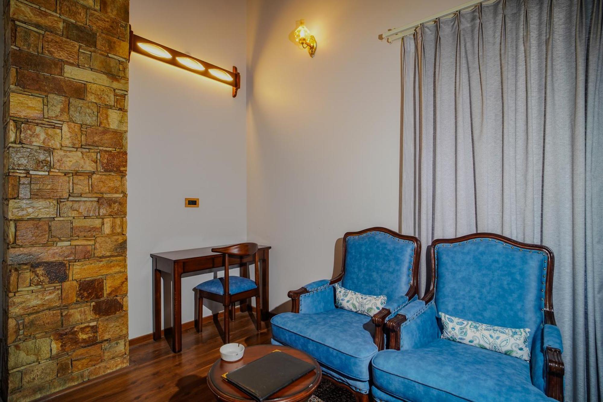 Neelesh Inn- A Luxury Lake View Hotel- 20 Kms From Nainital Bhīm Tāl Zewnętrze zdjęcie