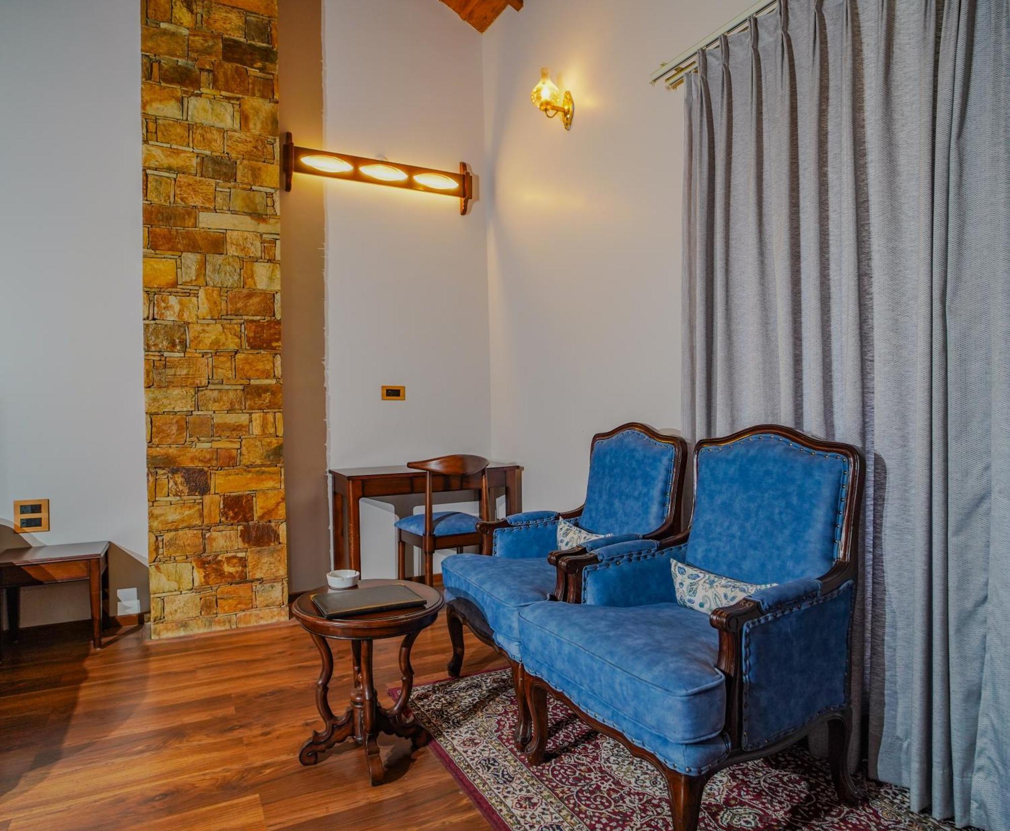 Neelesh Inn- A Luxury Lake View Hotel- 20 Kms From Nainital Bhīm Tāl Zewnętrze zdjęcie