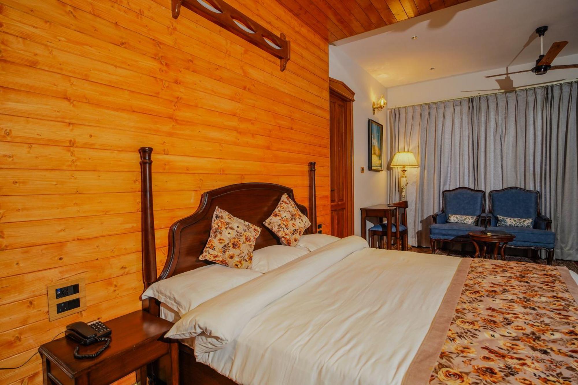 Neelesh Inn- A Luxury Lake View Hotel- 20 Kms From Nainital Bhīm Tāl Zewnętrze zdjęcie